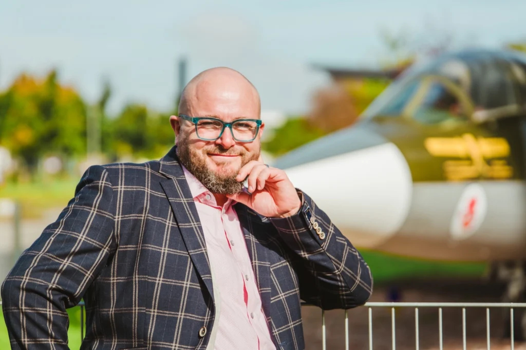 Fuehrungskraefte-Coach Dominik Braun Portrait im Gewerbepark Breisgau in Eschbach