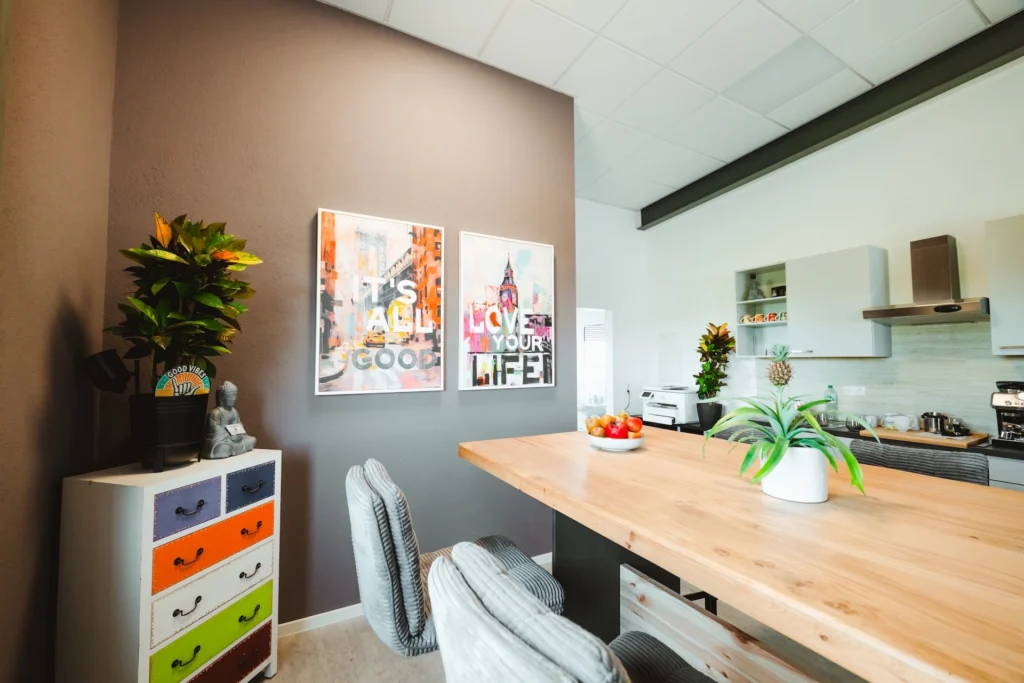 modernes Buero von Dominik Braun im Gewerbepark Breisgau in Eschbach bei Freiburg