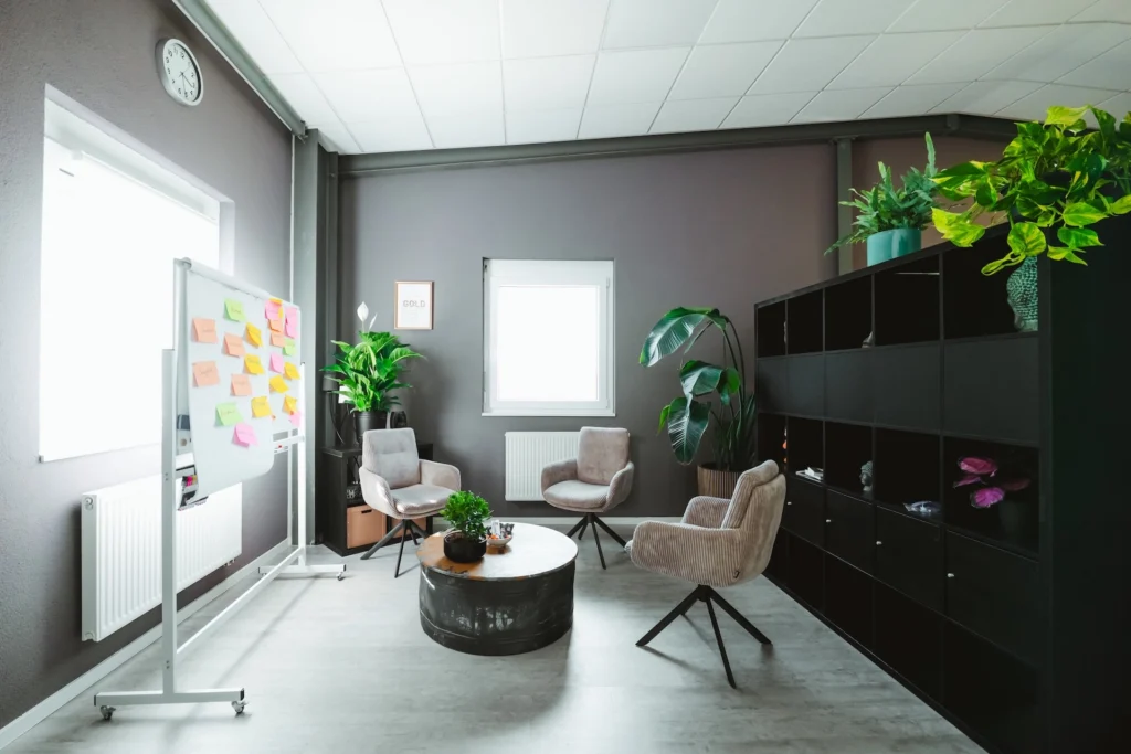 modernes Buero von Dominik Braun im Gewerbepark Breisgau in Eschbach bei Freiburg